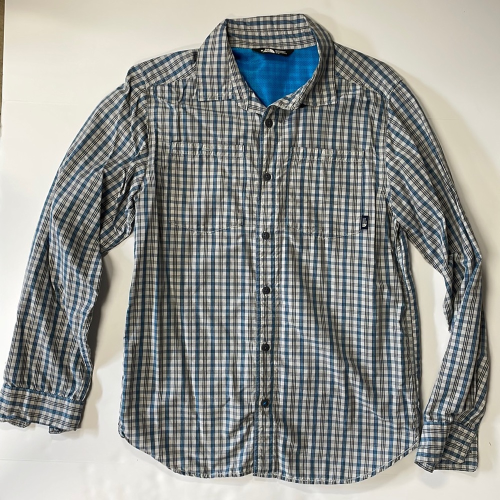 Men’s north face hiking shirt EUC size Medium